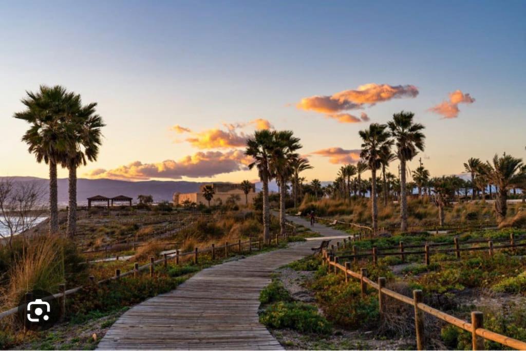 Piso Familiar En El Toyo Apartment Almeria Ngoại thất bức ảnh